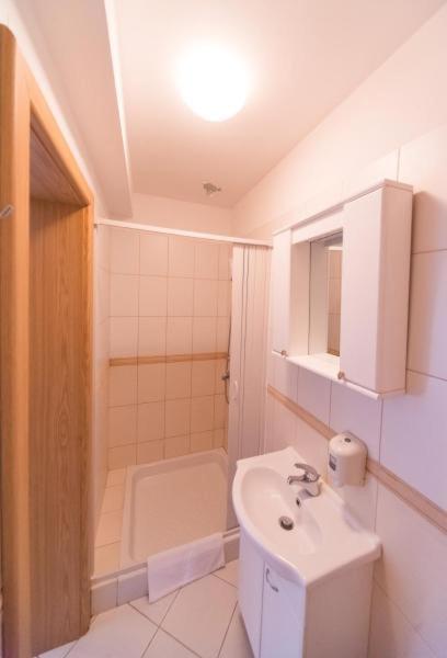 Hotel Piramida Подгориця Екстер'єр фото