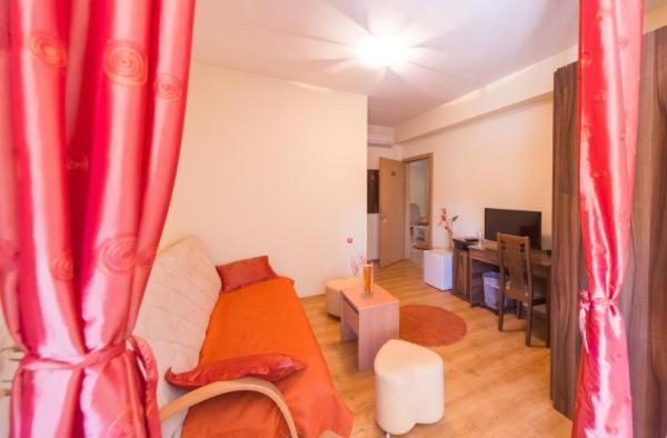 Hotel Piramida Подгориця Екстер'єр фото